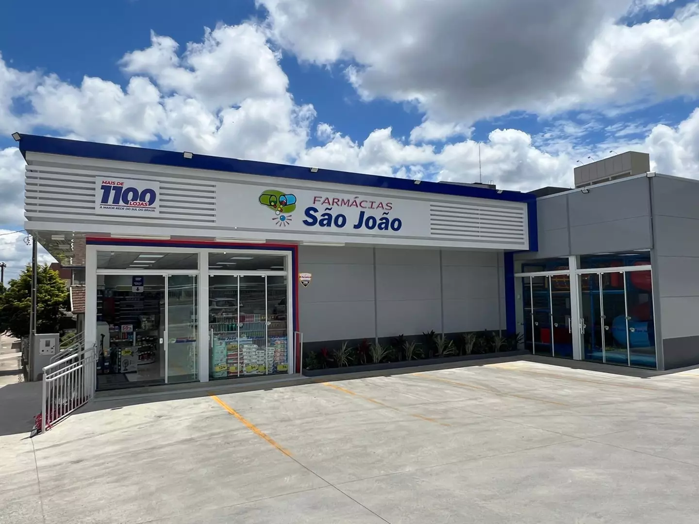 Farmácias São João abre unidade em Mafra com foco em inovação e bem-estar